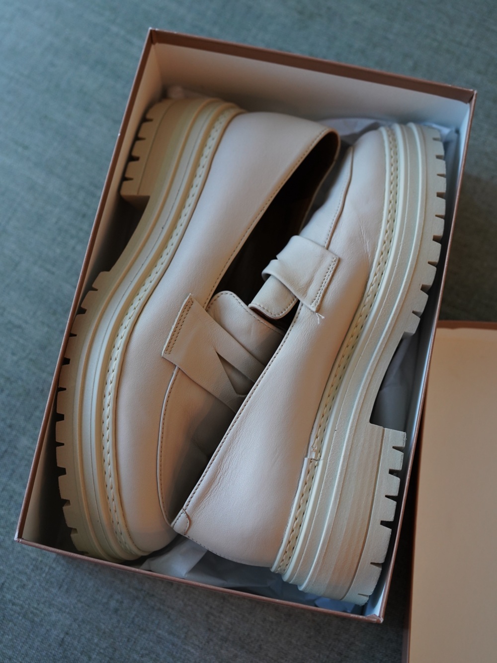 Last Chance - Bobbies Amalia Loafer in Beige
